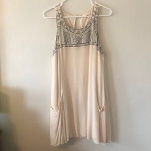 Cream Entro Dress with Black Detail and Pockets!